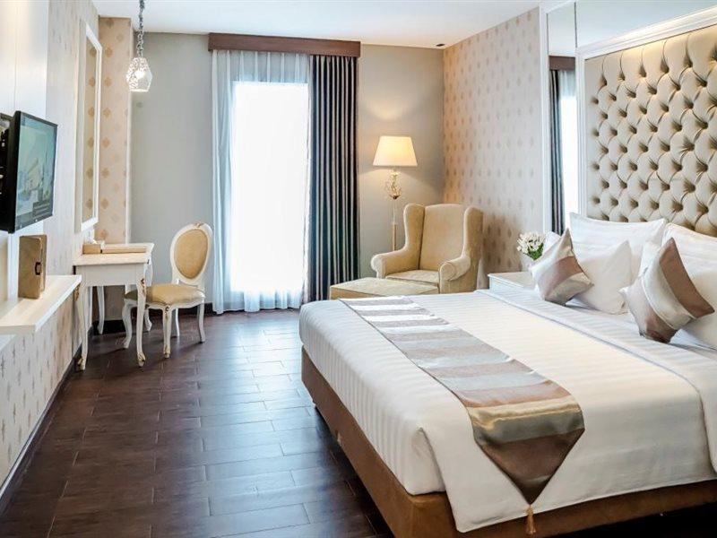Savero Hotel Depok Exterior foto